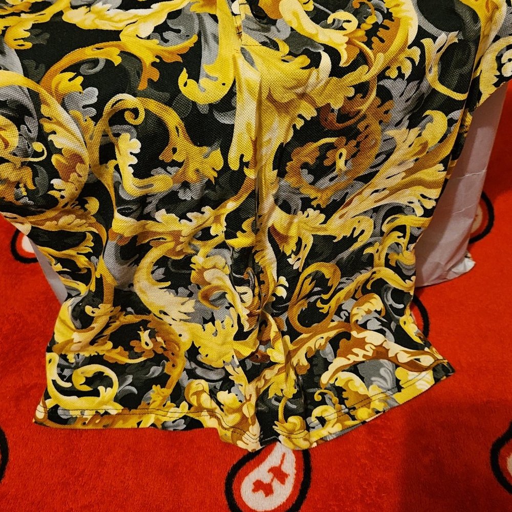 Versace - Picture 3 of 10